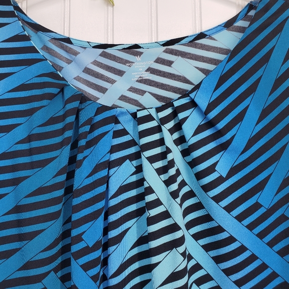 Worthington Women's Blouse Pleated Neckline Short Slv Stripes/Abstract Size 1X - Picture 4 of 5